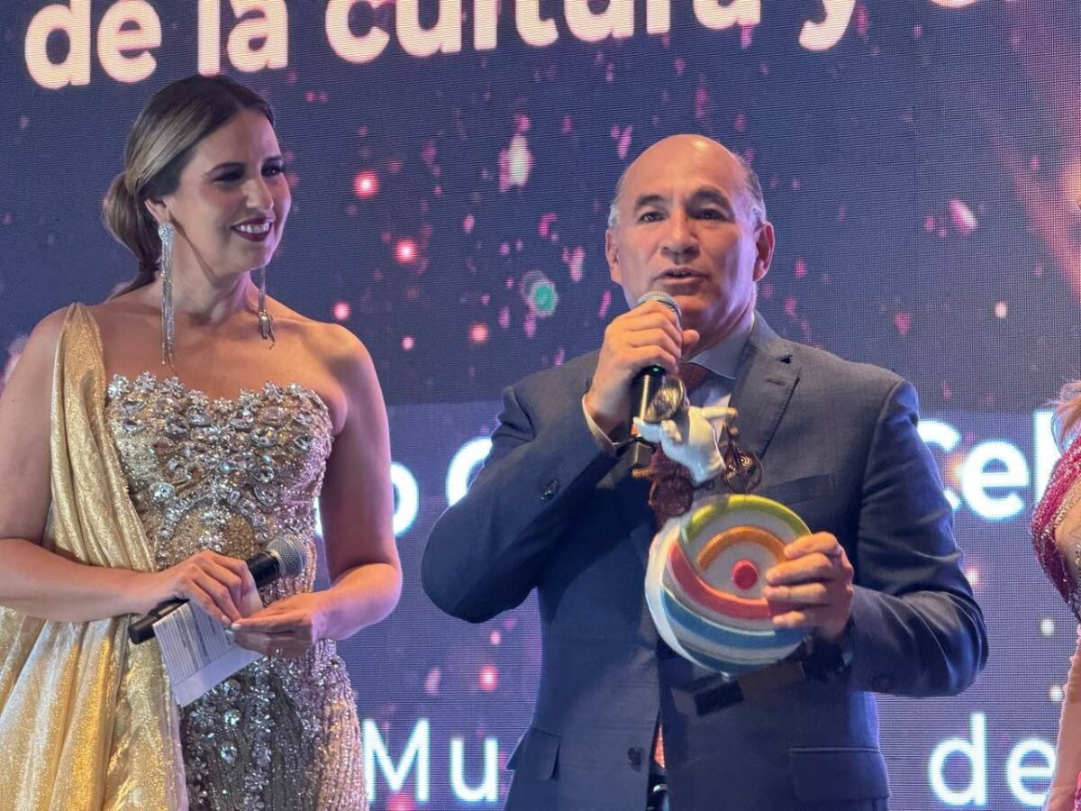 premios alma galindo