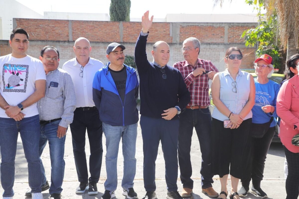 Gobierno de la Capital instala puente peatonal, anunció el Alcalde Enrique Galindo durante el Día de Talacha puente peatonal galindo