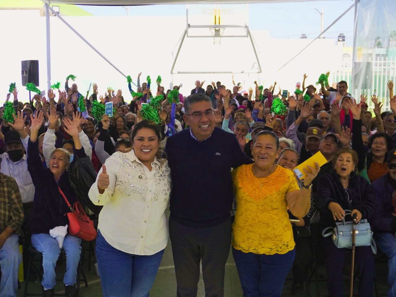 juan manuel navarro adultos mayores