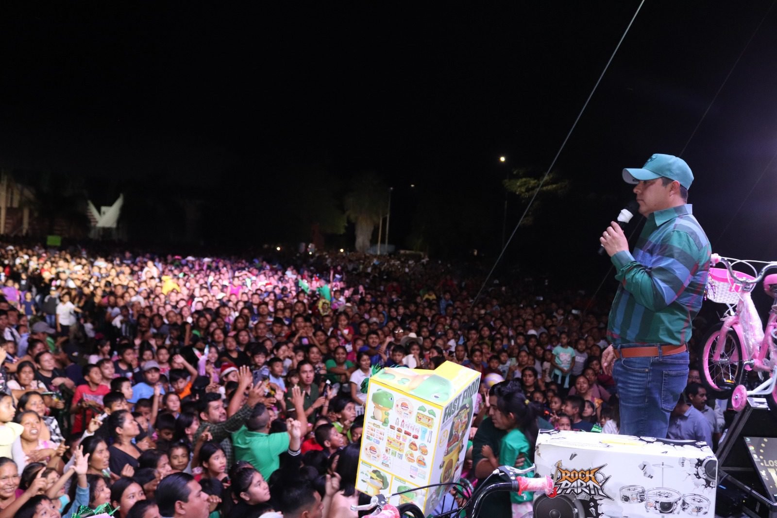 Ricardo Gallardo acerca la magia de la Navidad a Tamazunchale y Matlapa tamazunchale