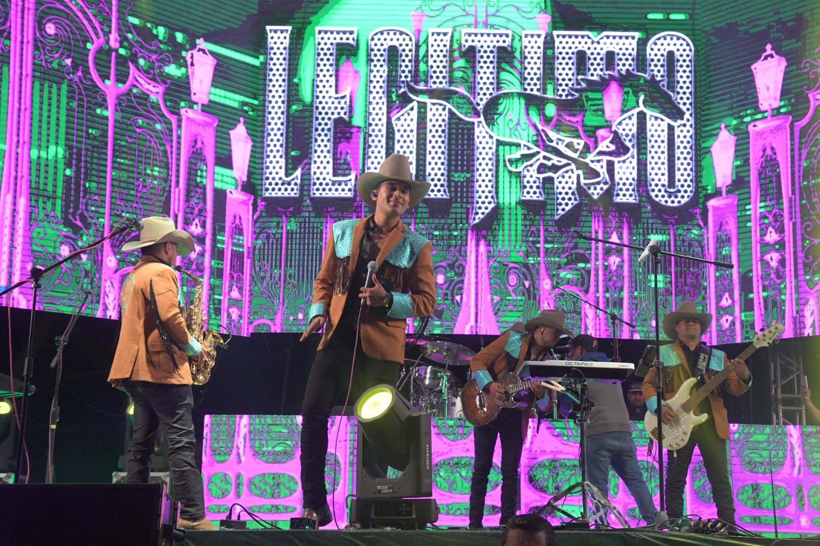 Grupo Legítimo arrasa en grande en el cierre de la Feria Nacional de la Enchilada en Soledad de Graciano Sánchez(+Fotos) grupo legitimo