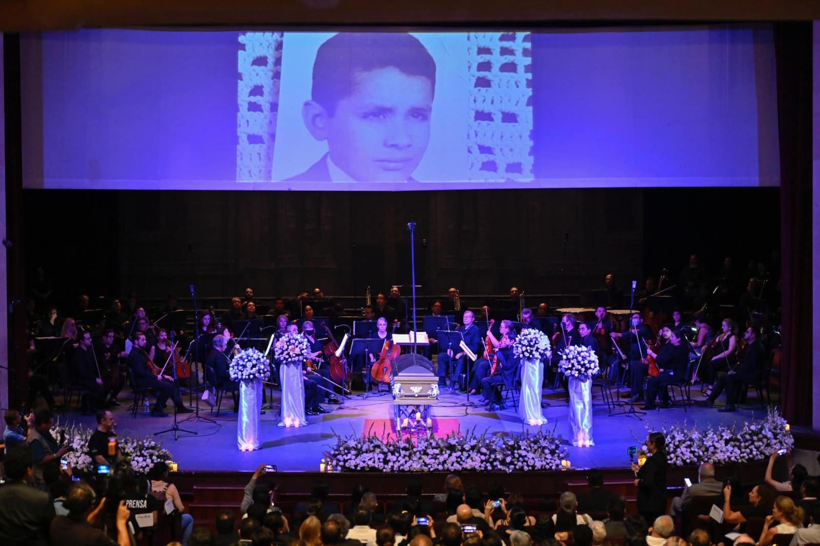 homenaje postumo a Miramontes