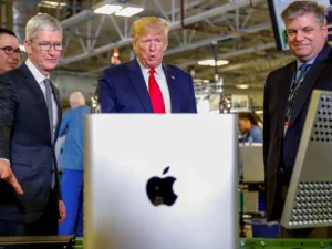 Trump amenaza a Apple con aranceles si no fabrica el iPhone en EU