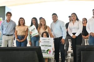 Ricardo Gallardo entrega los primeros dos mil lotes de “Tu Casa, Tu Apoyo”