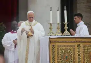 El Papa León XIV en su primer Corpus: «Hoy hay pueblos enteros humillados por la codicia ajena»