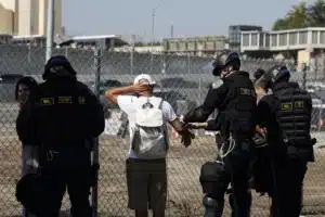 Trump insiste en que redoblará las redadas migratorias en ciudades con gobiernos demócratas