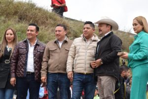 Ricardo Gallardo cumple a Ahualulco con Supercarretera