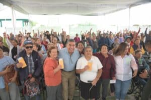 Juan Manuel Navarro inicia entrega de apoyos económicos a Adultos Mayores