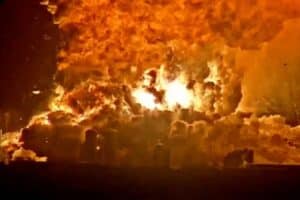 Explota cohete de SpaceX durante prueba en Texas; sin heridos