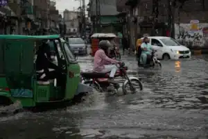 Intensas lluvias e inundaciones en Pakistán deja 46 muertos