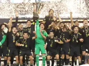 “¡México lo vuelve a hacer! Bicampeón de la Copa Oro tras derrotar a EE.UU.” (videos)