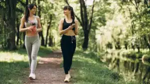 Caminar 7,000 pasos al día mejora la salud: una meta realista para los potosinos