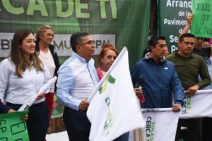 Juan Manuel Navarro Muñiz inicia transformación de la calle privada de ocampo con inicio de pavimentación integral