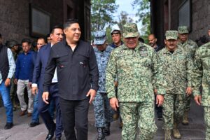 Gobierno asegura a bomberos, soldados y policias que sirvan a San Luis Potosí
