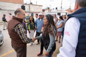 Alcalde Enrique Galido anuncia paviemtaciónpara la colonia Casnova, tras decadas de rezago