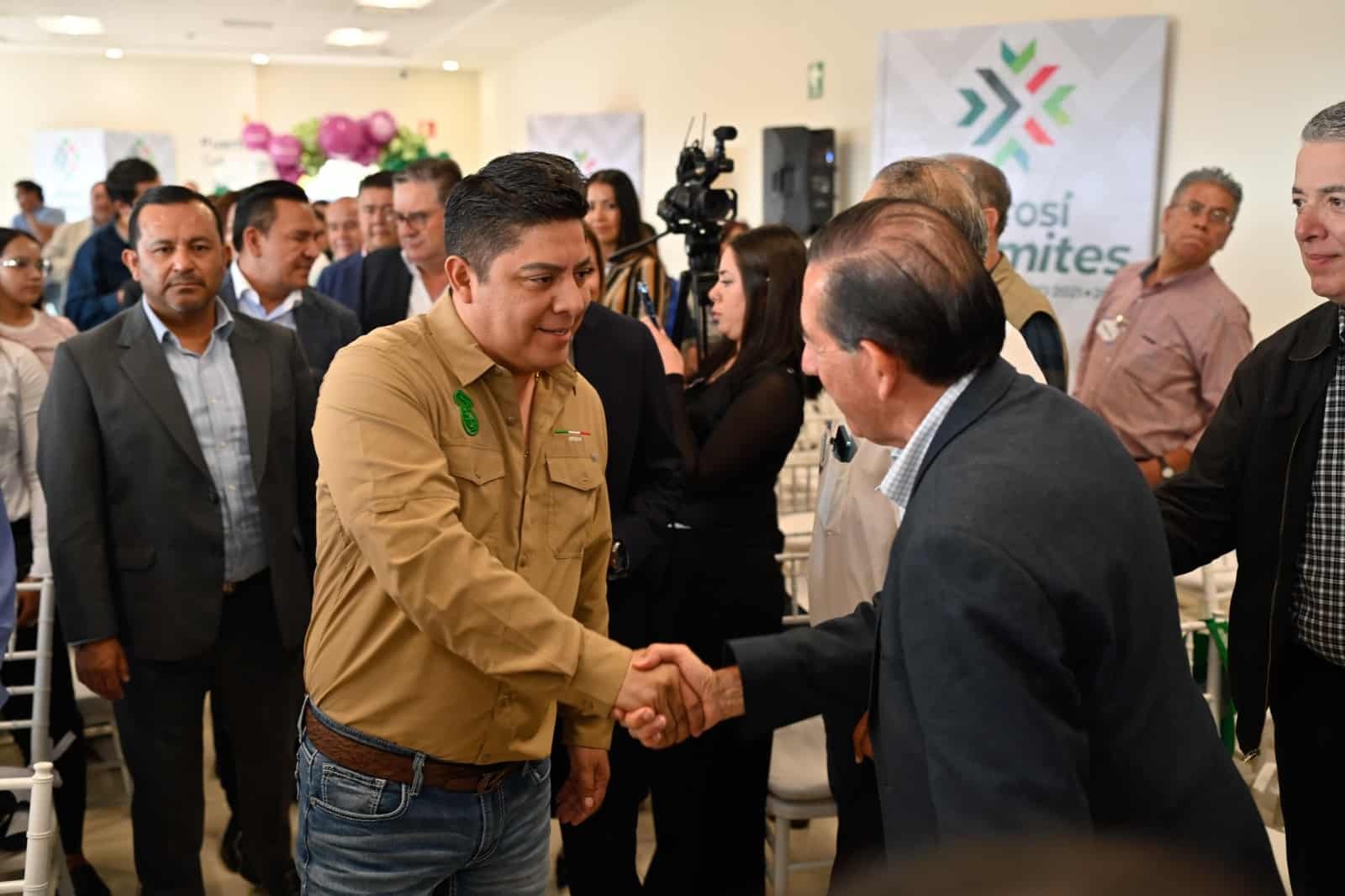 Ricardo Gallardo inaugura tres nuevas conexionea aéreas inauguracion de 3 lineas aereas