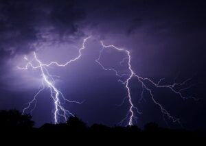 Los 17 estados donde se prevén tormentas fuertes durante este sábado y domingo: granizadas, viento e inundaciones