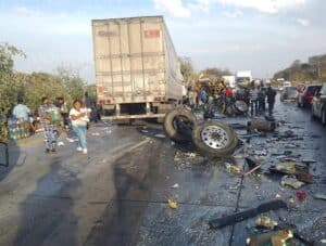 Rapiña en accidentes carreteros es una conducta vergonzosa y peligrosa: Jesús Juárez