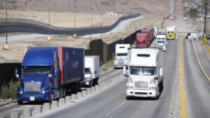 Transportistas exigen mayor seguridad en carreteras potosinas; suman 270 unidades robadas en 2025