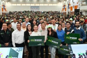 Ricardo Gallardo impulsa movilidad estudiantil Sin Límites con tarjetas “Mi Pase”