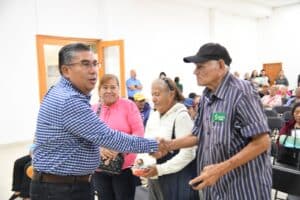 Juan Manuel Navarro reafirma respaldo y cercanía a población adulta mayor