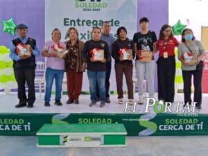 DIF Soledad y OXXO entregan 50 aparatos auditivos a personas con discapacidad