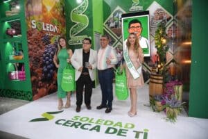 Alcalde Juan Manuel Navarro invita a visitar stand turistico de soledad en la FENAPO