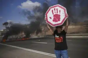 Trump presidirá reunión sobre posguerra en Gaza mientras hospitales reportan 10 muertos por ataques