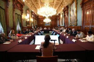 Ricardo Gallardo y Claudia Sheinbaum avanzan en federalización de servicios de salud en SLP