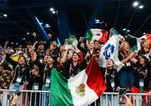 “¡Bicampeones de Japón! LamBot de San Luis Potosí conquista de nuevo el Mundial de Robótica”