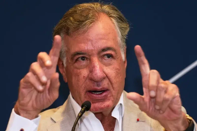 Nuevo dueño de Banamex confía en que México superará incertidumbre por políticas de Trump banamex