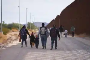 Una ola sin freno: EE. UU. rompe récord con 13,7 millones de indocumentados