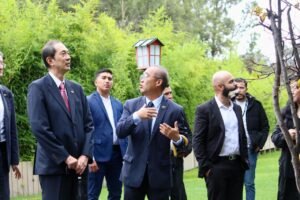 Embajador de Japón visita el parque japonés y fortalece lazos de amistad con México