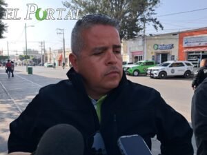 Refuerzan vigilancia y movilidad en cruce de las calles Acapulco–Soledad–México por aumento de tráfico