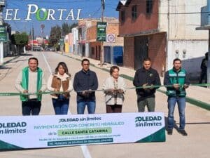 Entregan pavimentación de la calle Santa Catarina en la colonia San Felipe