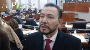 Congreso del Estado guarda minuto de silencio por el alcalde de Uruapan, Carlos Manzo