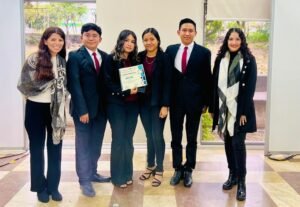 Alumnos de la UASLP elaboran repelente a base de componentes naturales y ganan premio nacional emprendedor