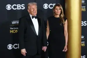 Muchos de ustedes son personas miserables: Trump ataca la audiencia en los premios Kennedy