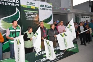 Juan Manuel Navarro arranca pavimentación en Prados de Soledad y refuerza atención directa a la ciudadanía