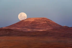 Un hallazgo reciente revela una cuasi-luna hasta ahora desconocida que acompaña a la Tierra desde hace décadas