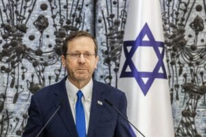 El presidente promete tener en cuenta “únicamente” el interés de Israel en un posible indulto a Netanyahu