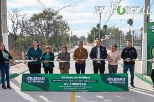 Alcalde Navarro entrega pavimentación y alumbrado público en la colonia El Morro