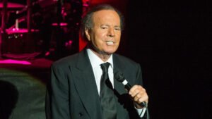 Julio Iglesias niega acusaciones de abuso: ‘Son absolutamente falsas; nunca había sentido tanta maldad’