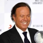 Julio Iglesias queda fuera de juicio en España Julio-Iglesias-queda-fuera-de-juicio-en-Espana