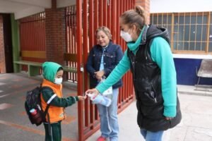 Regreso a clases con medidas invernales para proteger a más de 530 estudiantes