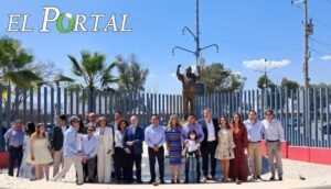 Autoridades potosinas rinden homenaje a Jacobo Payán Latuff con escultura en el Estadio Libertad Financiera