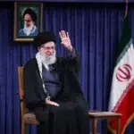 El líder supremo de Irán cierra la puerta a negociar sus misiles con Estados Unidos y resta importancia a las amenazas de Trump IRAN-JAMENEI-NEGOCIACIONES