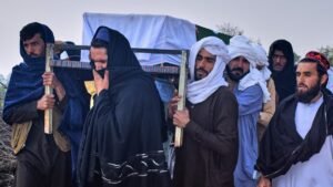 Escala la guerra Pakistán-Afganistán: Reportan decenas de muertos y ataques a civiles