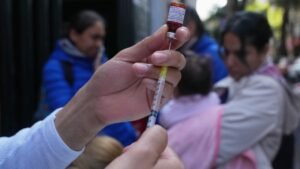 OPS emite alerta epidemiológica por brote de sarampión; México encabeza cifra de casos en América