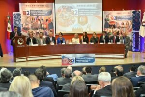 Torres Sánchez y  el sector industrial refrendan colaboración durante toma de protesta de Canacintra